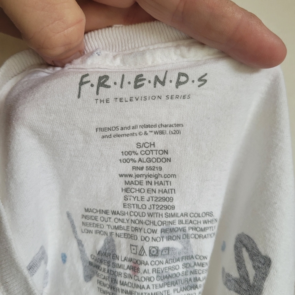 Friends TV Show Cropped Graphic Tee | Black & White Cast Photo | Size S - Picture 3 of 3